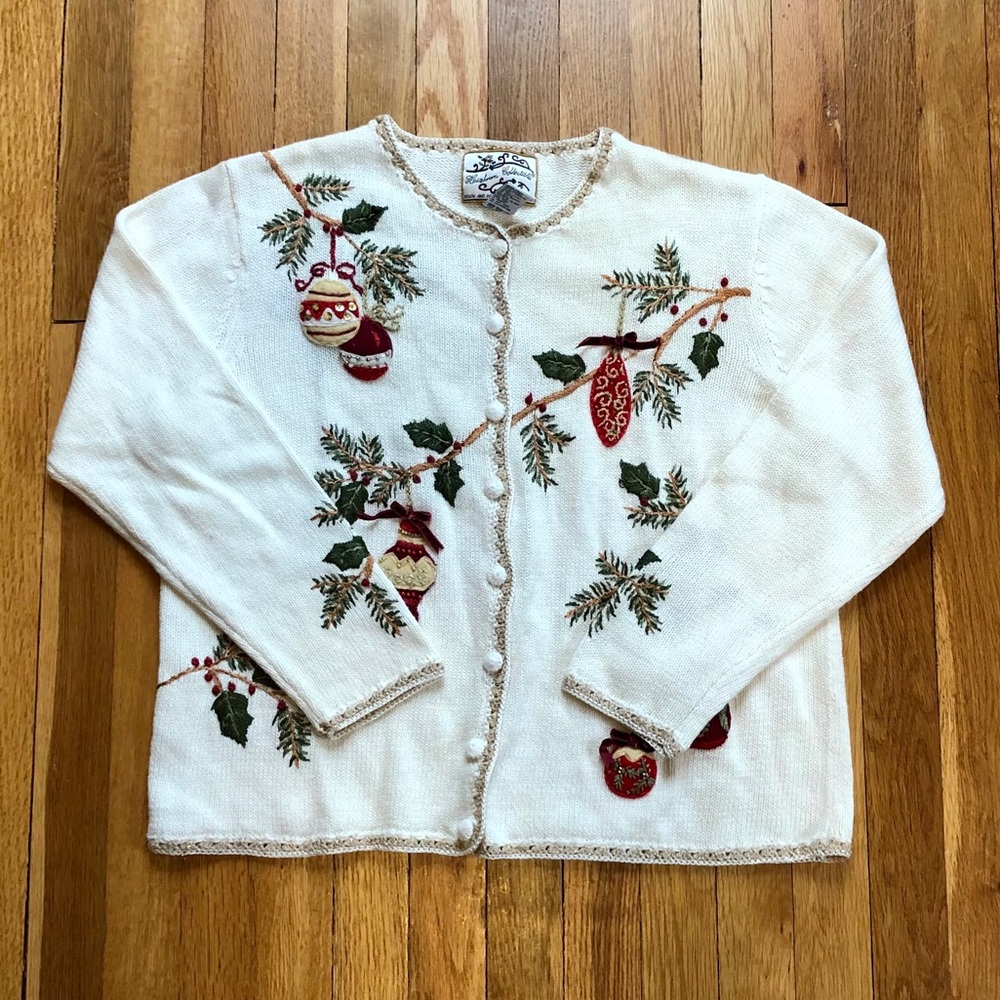 Vintage Heirloom Collectibles Christmas Sweater.